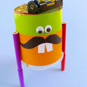 Drawing bot made from a plastic pot, motor, battery and felt pens